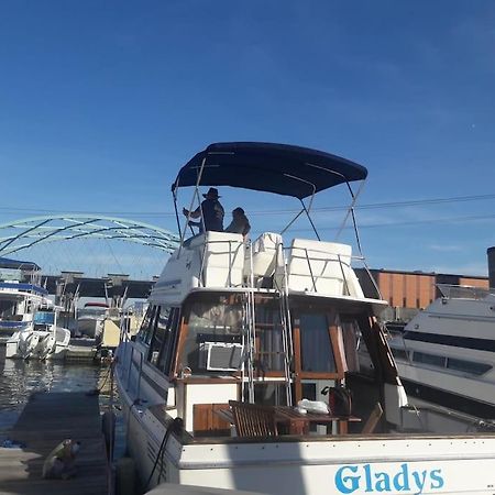 Waterfront 32' Bayliner Yacht Hotel Providence Eksteriør billede