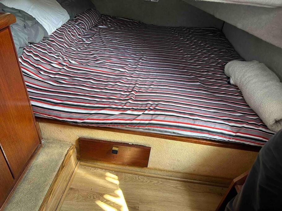 Waterfront 32' Bayliner Yacht Hotel Providence Eksteriør billede